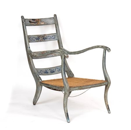  
Poltrona laccata italiana, Luigi XVI Veneto, seconda metà del XVIII secolo
 Altezza x larghezza x profondità: 93 x 60 x 90 cm. Altezza seduta: 34 cm.