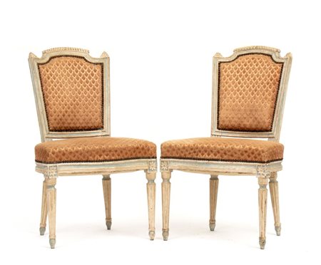  
Coppia di sedie italiane laccate, Luigi XVI Venezia, XVIII secolo
 Altezza x larghezza x profondità: 85 x 51 x 44 cm. Altezza seduta: 44 cm.