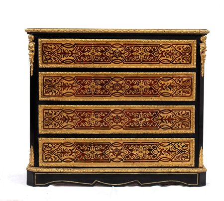 
Comò francese in stile Boulle, Napoleone III XIX secolo
 Altezza x larghezza x profondità 80x94x44 cm