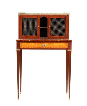  
Tavolo scrittoio francese, Napoleone III XIX secolo
 Altezza x larghezza x profondità: 103 x 65 x 45 cm