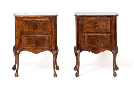  
Coppia di comodini italiani Veneto, XVIII secolo
 Altezza x larghezza x profondità:  81 x 60 x 40 cm.