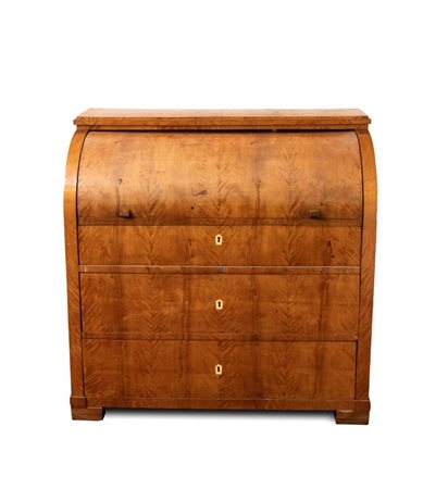  
Comò ribalta Biedermeier svedese Prima metà del XIX secolo
 Altezza x larghezza x profondità: 108 x 110 x 52 cm.