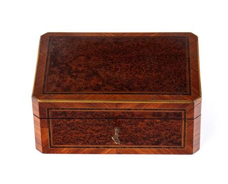 TAHAN À PARIS. JEAN-PIERRE ALEXANDRE TAHAN (1813 - 1892) 
Scatola portagioie francese Napoleone III XIX secolo
 Altezza x larghezza x profondità: 11 x 27 x 20 cm