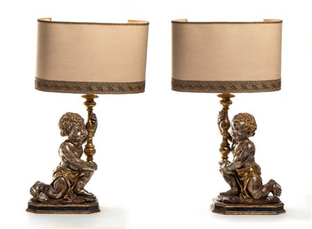  
Coppia di lampade da tavolo italiane Venezia, XX secolo
 Altezza x larghezza x profondità: 72 x 30 x 20 cm.