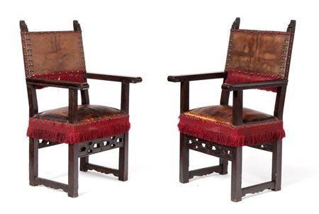  
Coppia di poltrone italiane Lombardia, XIX secolo
 Altezza x larghezza x profondità: 116 x 65 x 60 cm. Altezza seduta: 57 cm.