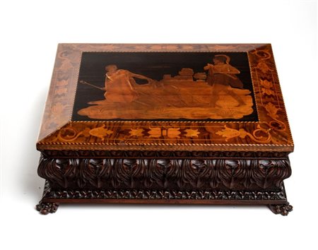  
Scatola italiana intarsiata, Luigi XVI Lombardia, XVIII secolo
 Altezza x larghezza x profondità: 14 x 40 x 33 cm