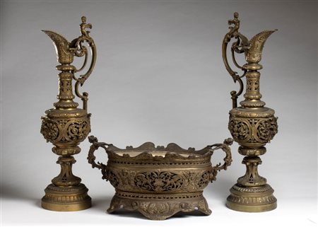 Antonio Pandiani (1838 - 1928) 
Trittico italiano dorato Inizio XX secolo
 Altezza x larghezza x profondità: 66 x 16 x 20 cm; 25 x 48 x 22 cm