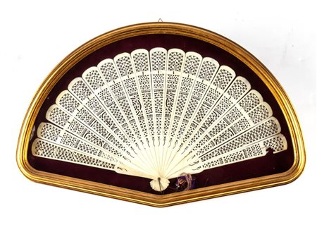  
Ventaglio  Europa, prob. Francia,  fine XIX secolo
 Peso: 1270 gr
