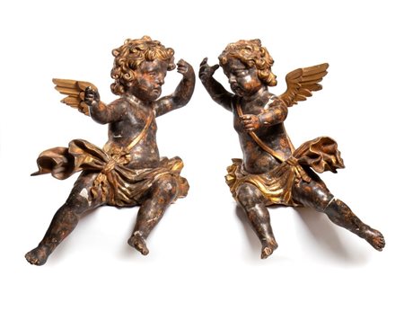 
Coppia di Putti alati italiani in legno fine XVI Secolo
 Altezza x larghezza x profondità: 77 x 64 x 56 cm.