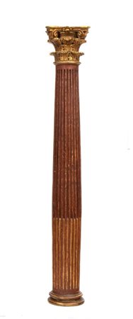  
Colonna Italiana in legno laccato e dorato Italia centrale, XVIII secolo
 Altezza x diametro: 178 x 23 cm.