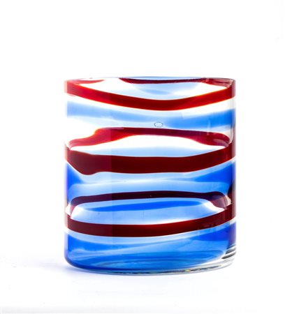 VENINI  
Collezione Anelli: vaso in vetro soffiato tricolore  
 Altezza x diametro: 26 x 24 cm.