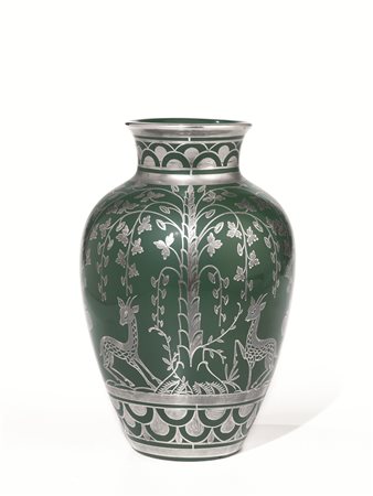VASO, 1930 CIRCAManifattura Richard Ginori porcellana verde con decoro in...