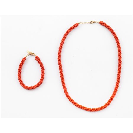 PARURE composta da collana e bracciale in corallo