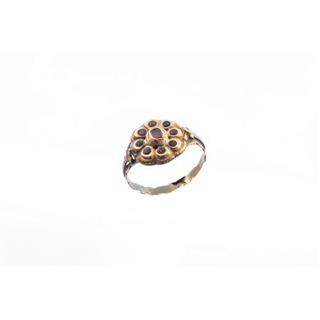 ANELLO in oro giallo 9 KT con granati