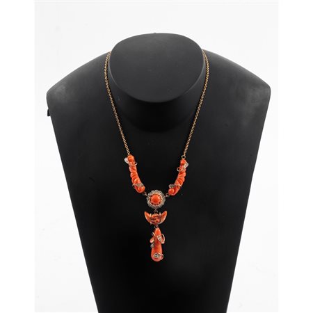 COLLANA in oro giallo 9 KT e argento con diamanti e corallo