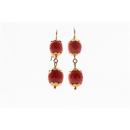 ORECCHINI in oro giallo 9 KT e corallo sfaccettato