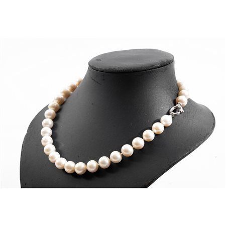 COLLANA di perle con susta in oro bianco 18 KT