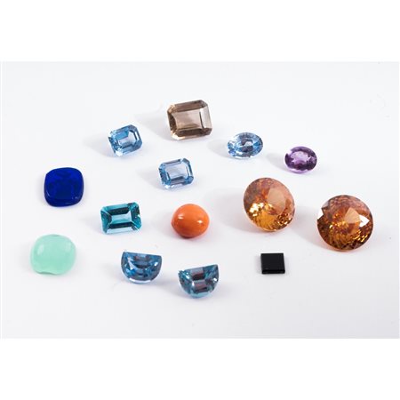 COLLEZIONE di quattordici pietre semipreziose