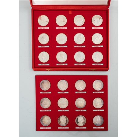 VENTIQUATTRO medaglie in argento 925