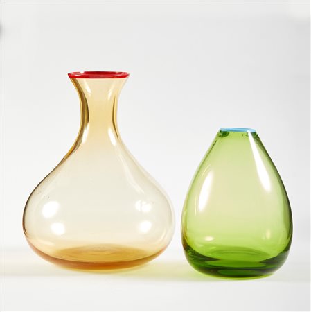  
Lotto composto da due vasi 
 Cm 14x11; 10,5x8