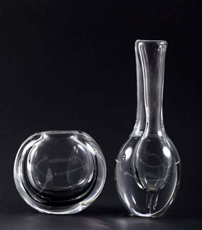 Kosta Boda (1742 - ) 
Coppia di Vasetti Kosta Boda XX sec
Vetro Cm 12 x 12 Cm 24 x 9