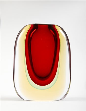 Michele Onesto (XX secolo - ) 
Vaso 
 Cm 19x14x5