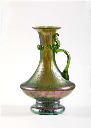 Loetz (attribuito a) (Klostermühle, 1836 - ) 
Vaso 
 Cm 16x11