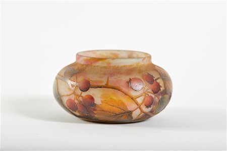 Daum (1878 - ) 
Ciotola in Vetro con decori floreali XX sec
Vetro Cm 8x15