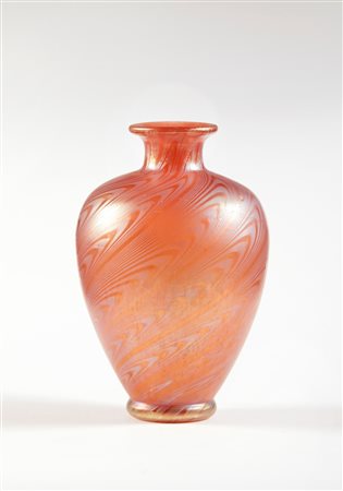 Loetz (attribuito a) (Klostermühle, 1836 - ) 
Vaso 
 Cm 13x8,5 