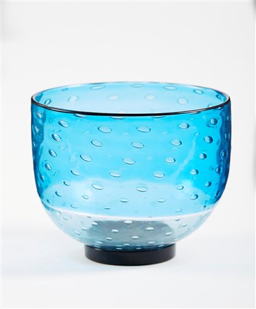 Vittorio Ferro (1932 - 2012) 
Ciotola in Vetro Azzurro XX sec
Lavorazione a Incalmo con bolle Cm 12x15