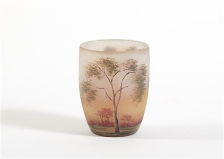 Daum (1878 - ) 
Bicchierino in Vetro a Decori XX sec
Vetro Cm 5x4