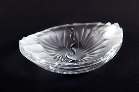 Lalique  
Posacenere  
 Cm 7x21,5x17,5