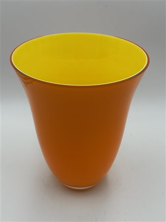 Carlo Nason (Murano, 1935 - ) 
Vaso arancione 
 Cm 24,5x21,5