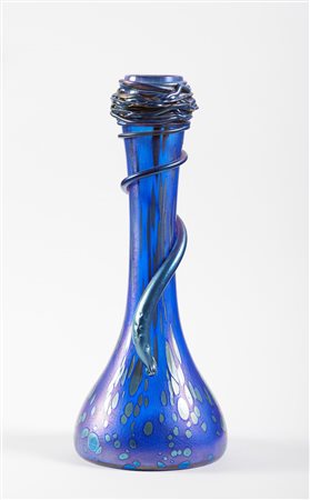 Loetz (attribuito a) (Klostermühle, 1836 - ) 
Vaso in Vetro Iridato Loetz XX sec
Vetro Iridato Cm 30 x 12