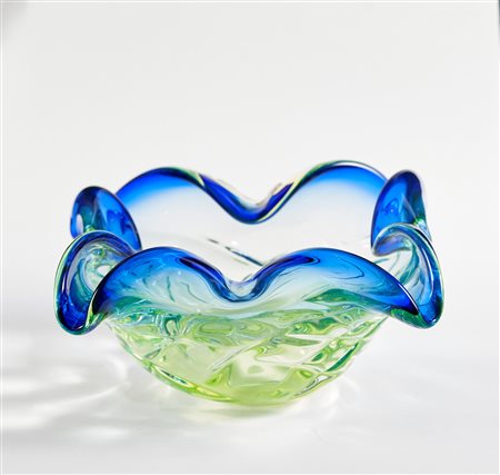 Seguso (Venezia,  - ) 
Centrotavola dalle tonalità verdi e blu 
 Cm 11,5x21