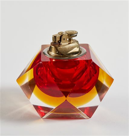 Seguso - Flavio Poli (Venezia,  - ) , (Chioggia, 1900 - Venezia, 1984) 
Accendino  
 Cm 10x12