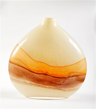 Alfredo Barbini (attribuito a) (Murano, 1912 - Murano,  2007) 
Vaso 
 Cm 11x21,5x12