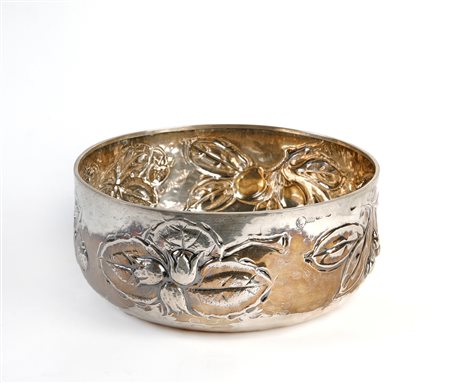 Brandimarte (Firenze, 1955 - ) 
Ciotola in argento  
 Cm 8,5x18,5