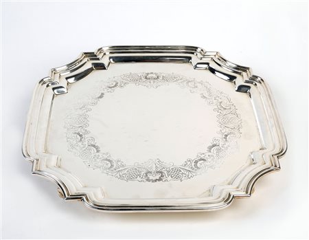  
Vassoio in argento 800 
 Cm 36x35,5