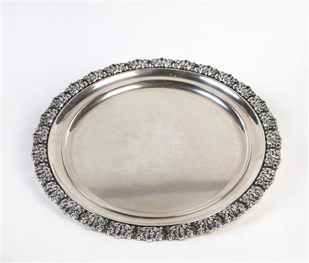  
Piatto in argento 800 
 Cm diametro 32