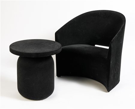  
Salottino 
 Cm (sedia) 75x68x63; (tavolino) 51x52