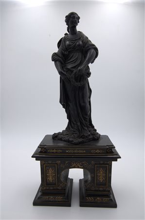  
Statua in Legno 
 Cm 38x18x12.