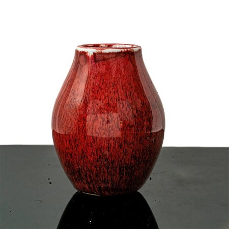 Vaso cinese rosso, 18° secolo