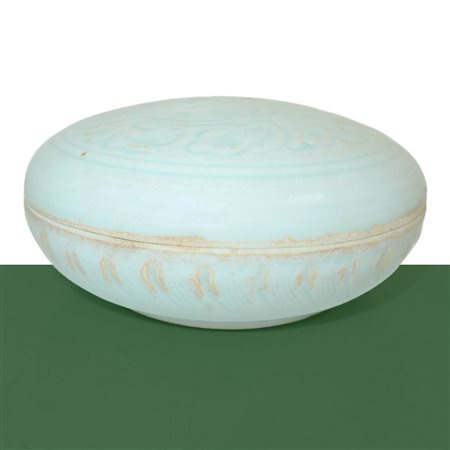 Scatola intagliata in stile dinastia Song