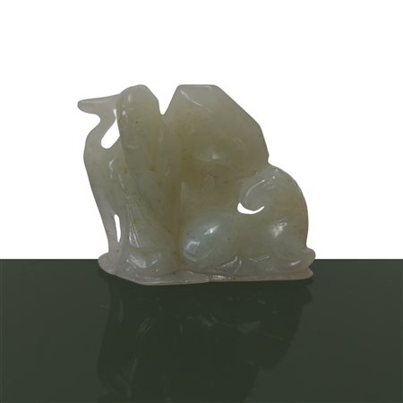 Vecchio saggio con ornamento portafortuna in giada verde, 19° secolo