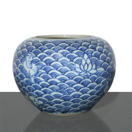 Lavapennelli nei toni blu e bianco con motivi a scaglie di pesce