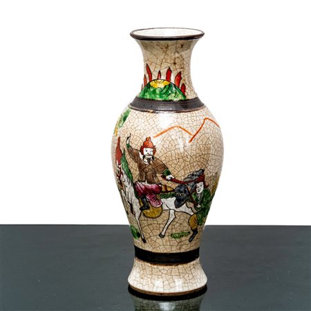 Vaso cloisonnet con scene di battaglia, 19° secolo