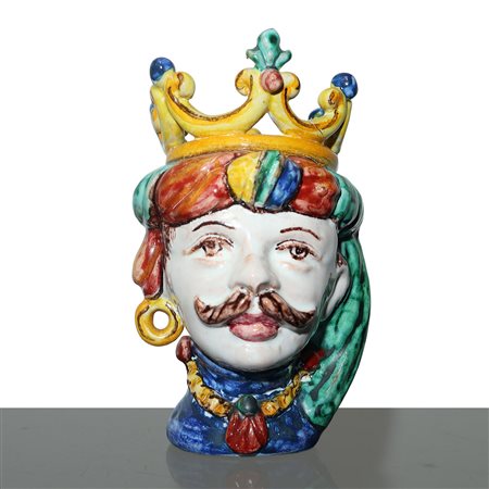 Giacomo Iudici - Piccola testa di moro in ceramica di Caltagirone invetriata, smaltata e dipinta policroma, 20° secolo