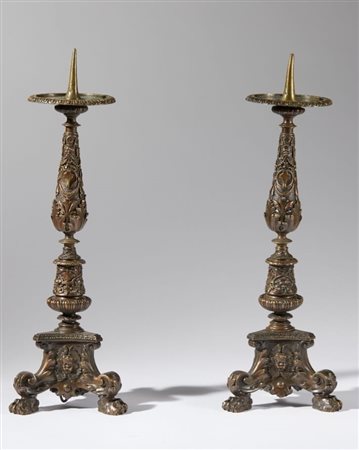 Coppia di candelabri istoriati (da modelli rinascimentali)