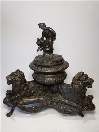 Grande calamaio con satiro